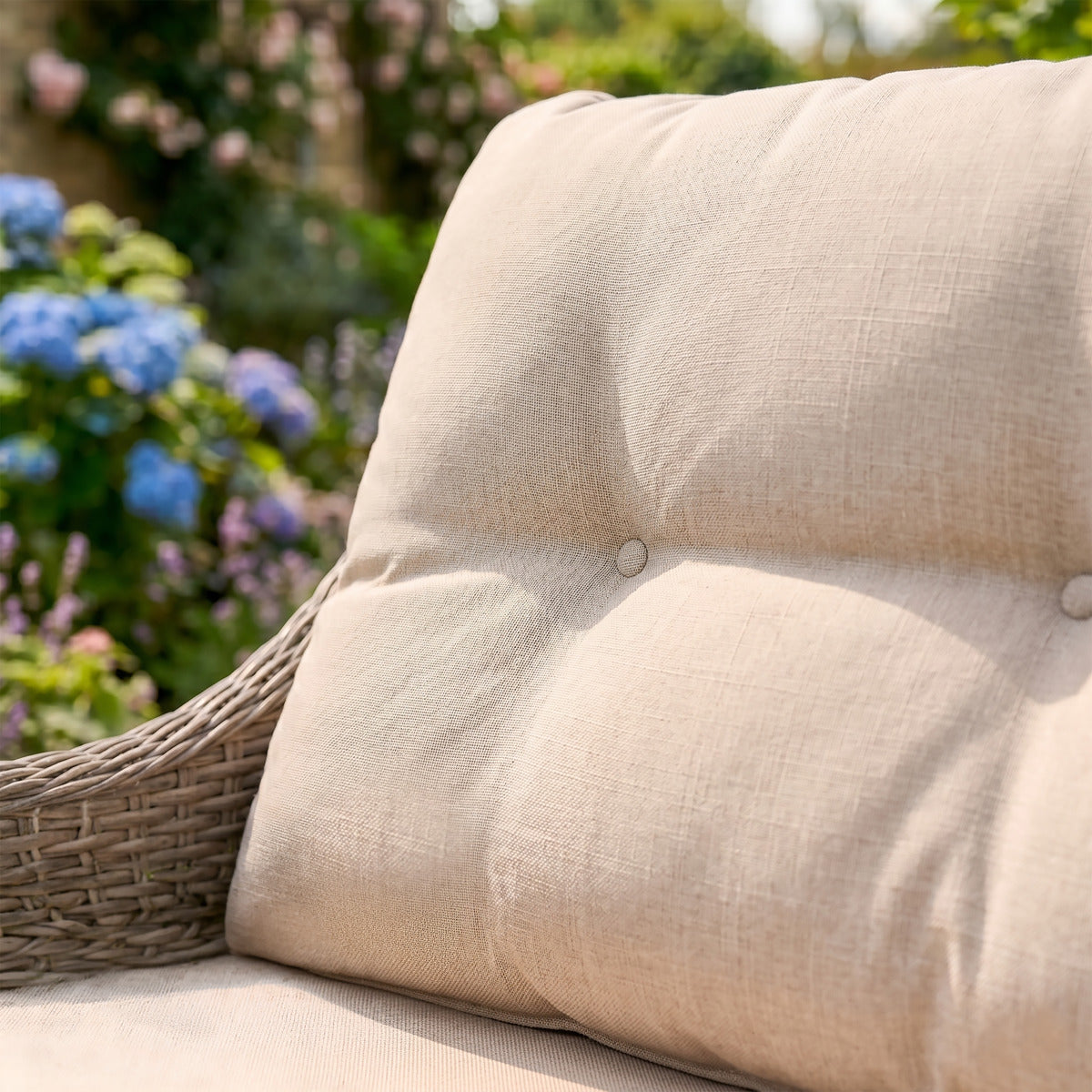 Dellonda Chester Rattan Wicker Outdoor 2-Seater Sofa DG70