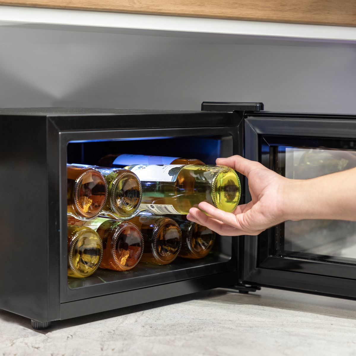 Baridi 8 Bottle Tabletop Wine Fridge & Cooler - Image 7