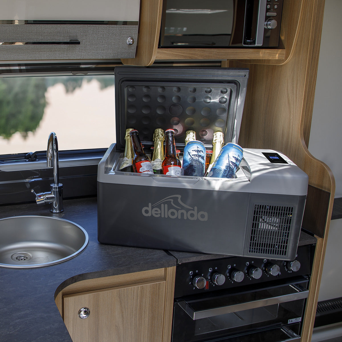Dellonda Portable Fridge Freezer/Cool Box with LED Display & AC/DC 230V Adaptor 15L DL130