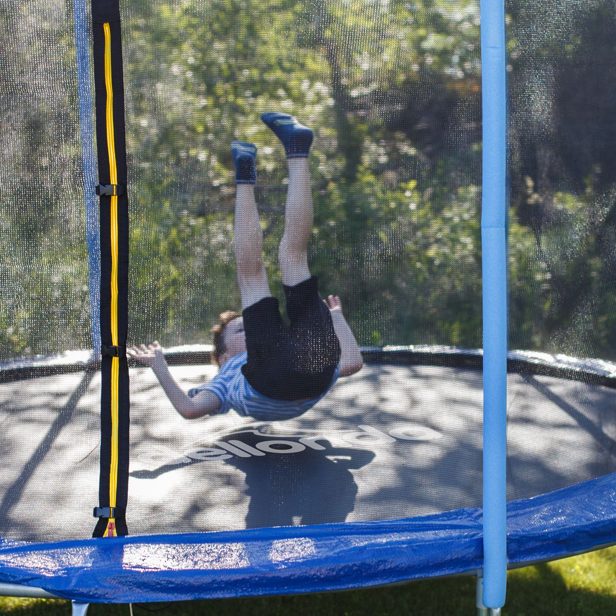 Dellonda Heavy-Duty Outdoor Trampoline with Safety Enclosure Net 10ft - Image 9