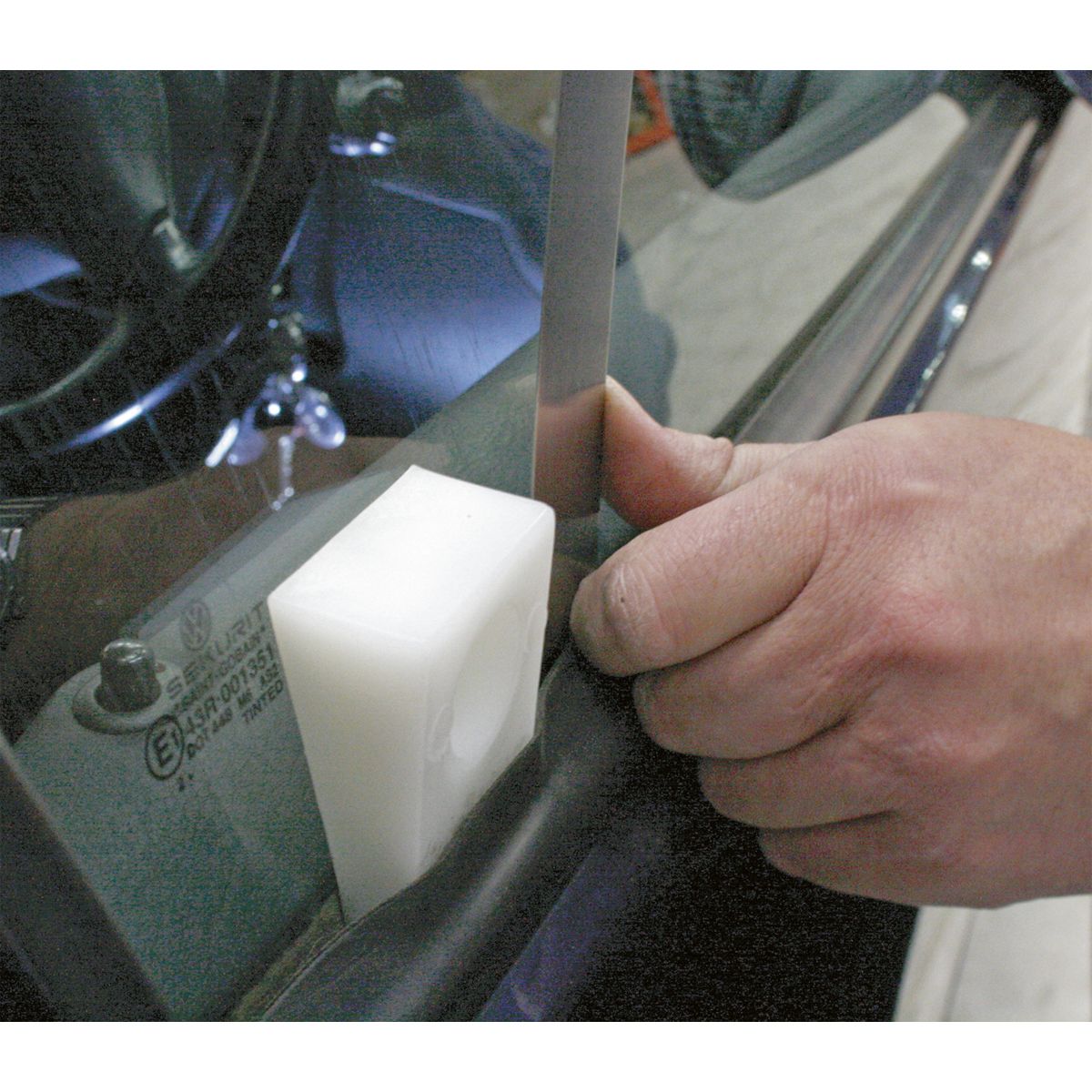 Sealey Emergency Car Opening Kit - Image 2