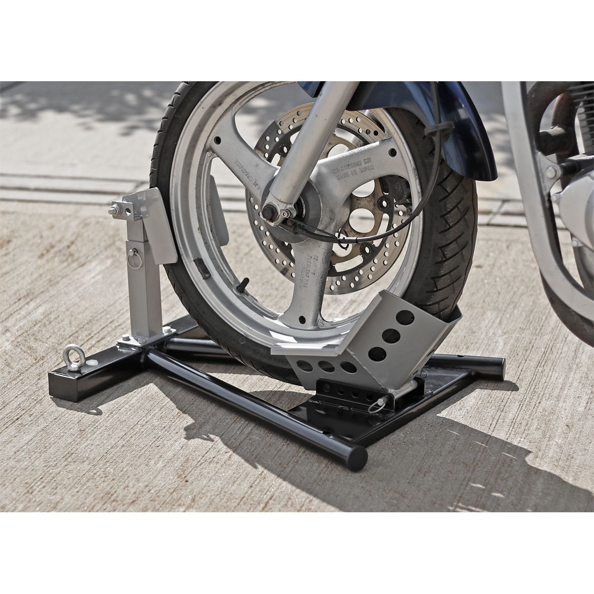 Sealey Heavy-Duty Motorcycle Front Wheel Chock - Image 3