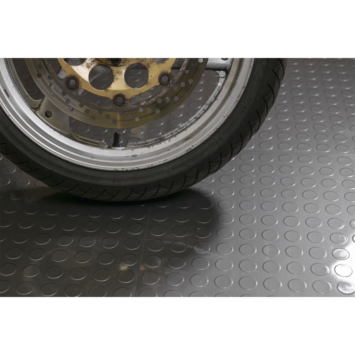 Sealey Vinyl Floor Tile with Peel & Stick Backing Silver Coin - Pack of 16 - Image 2