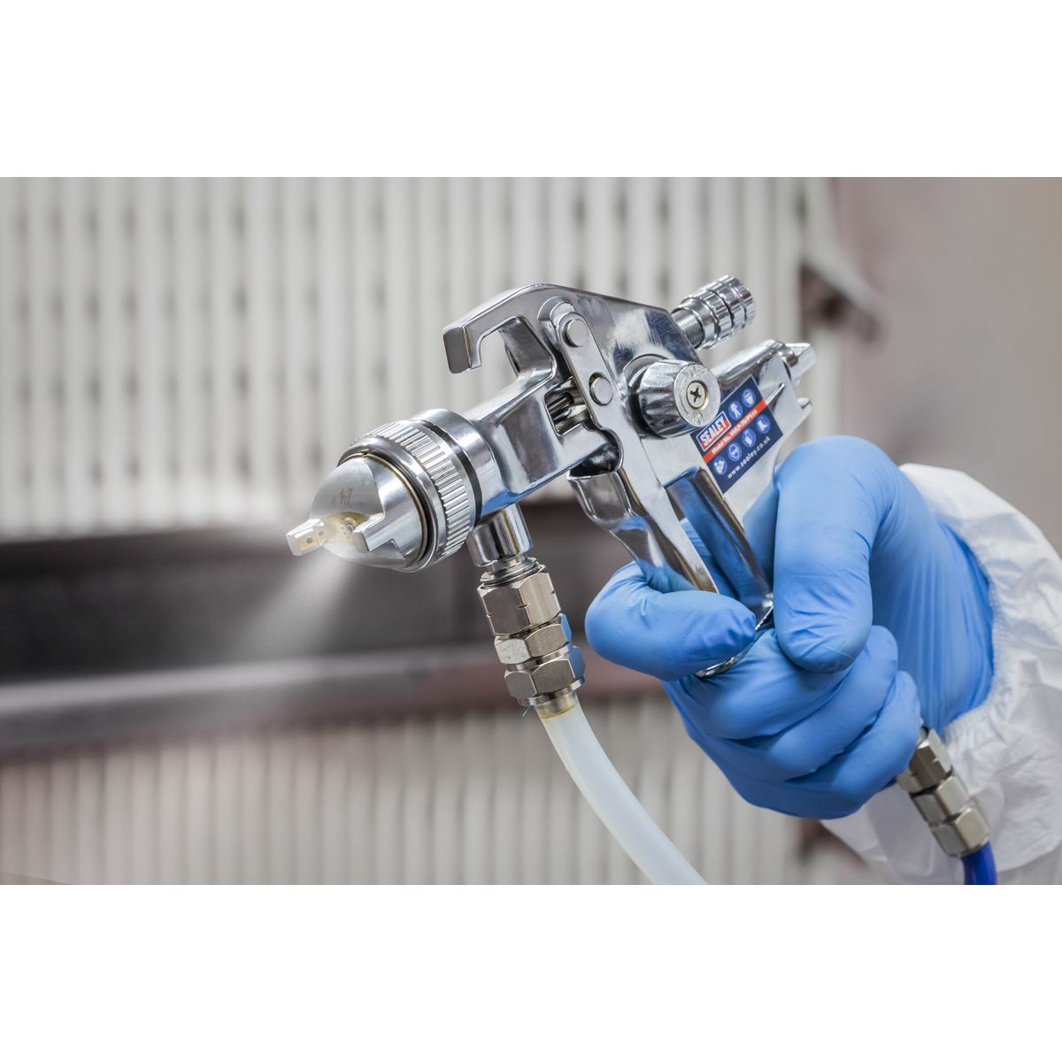 Sealey HVLP Pressure Pot System with Spray Gun & Hoses 1.7mm Set-Up - Image 7