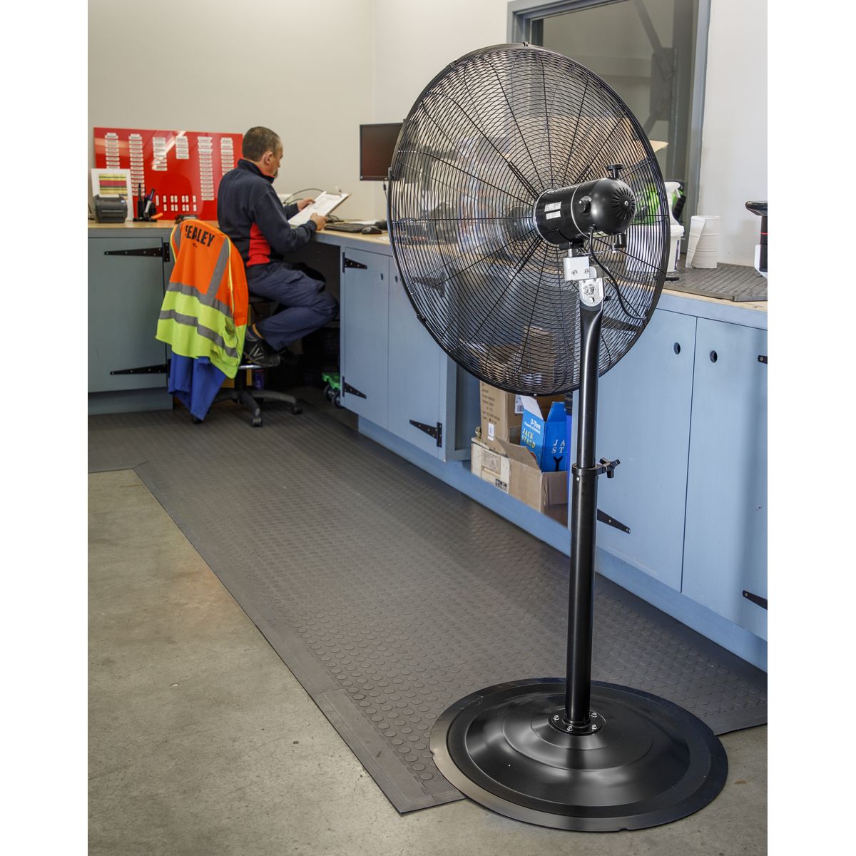 Sealey Industrial High Velocity Oscillating Pedestal Fan 30" 230V - Image 7