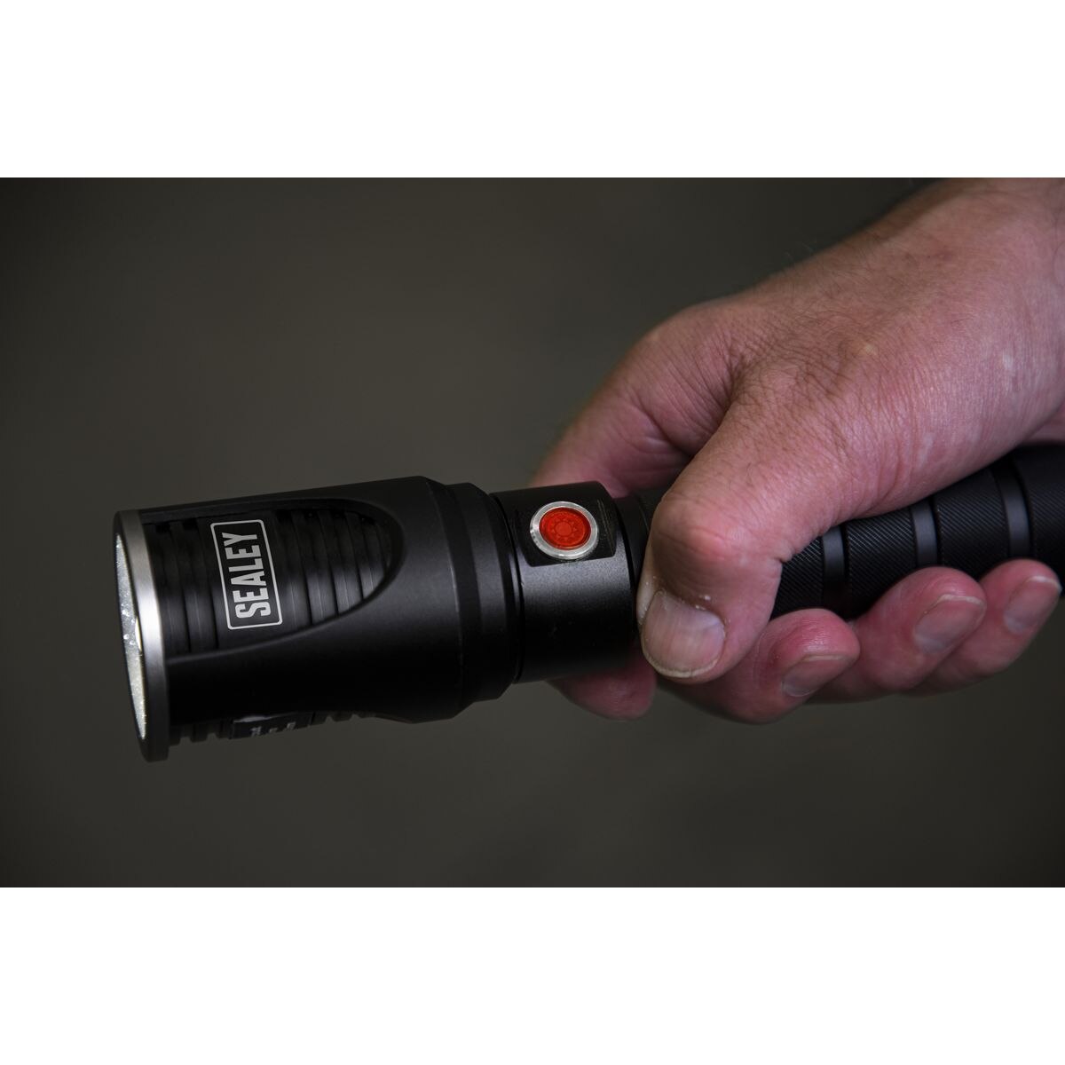 Sealey Rechargeable Aluminium Torch with Adjustable Focus 20W SMD LED - Image 7