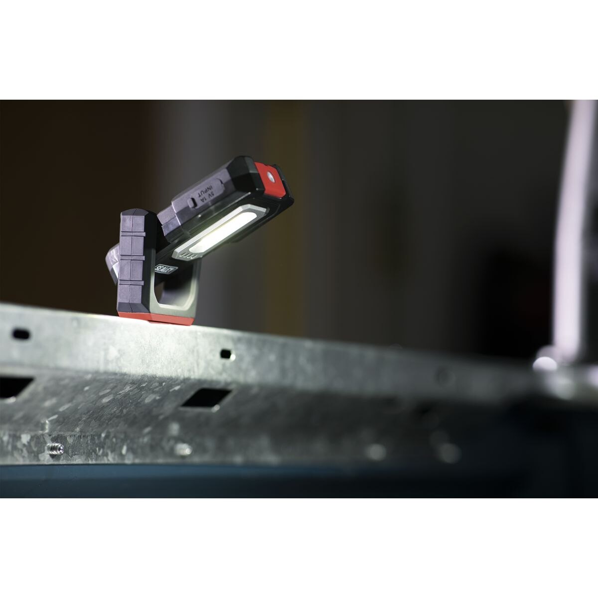 Sealey Wireless Rechargeable Inspection Light 3W COB & 1W SMD LED - Image 4