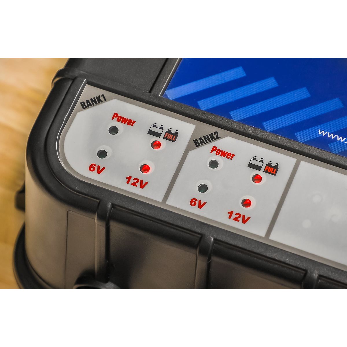 Sealey 6/12V Four Bank Auto Maintenance Charger 8A (4 x 2A) - Image 8