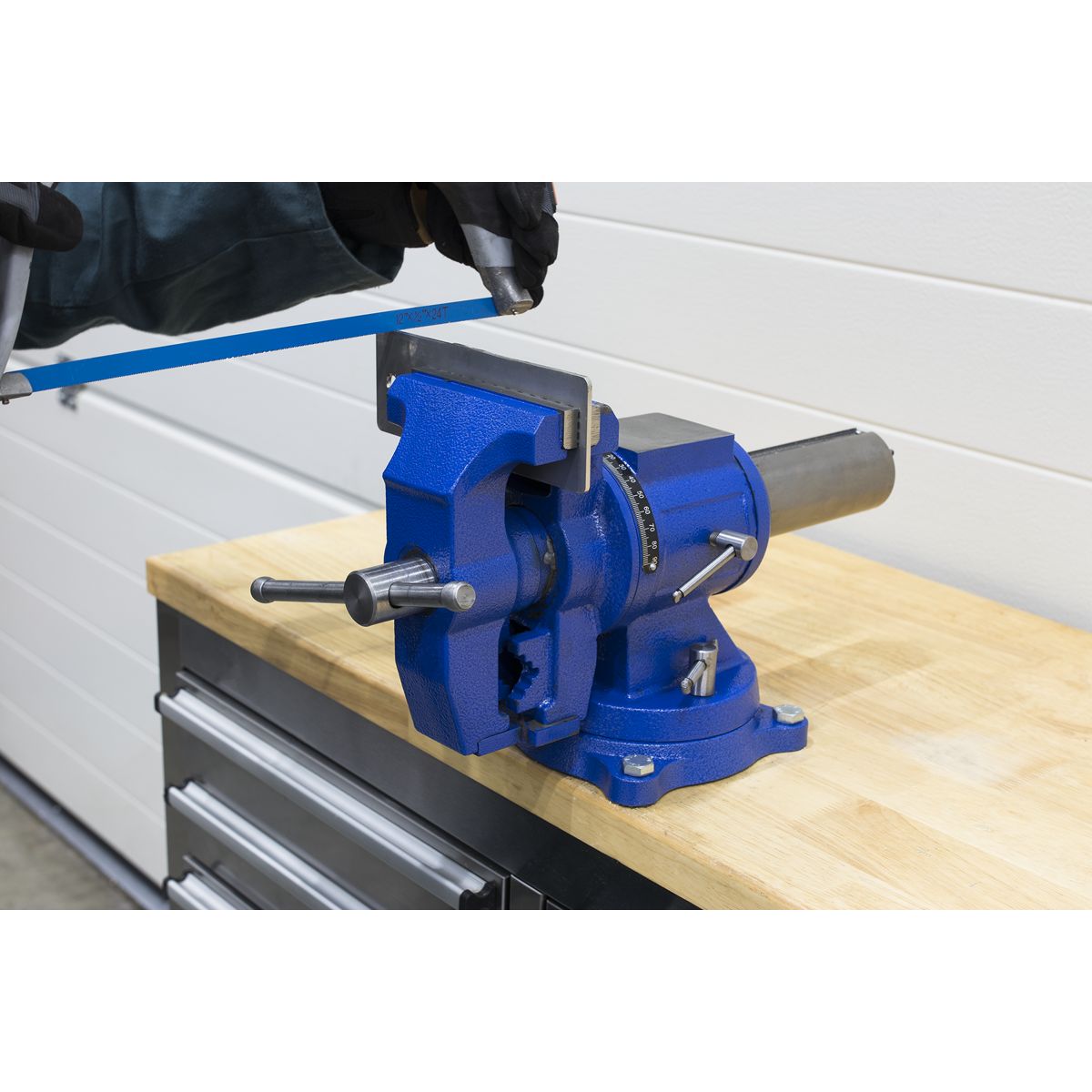 Sealey Cast Iron Multifunction Swivel Base Vice 150mm - Image 4