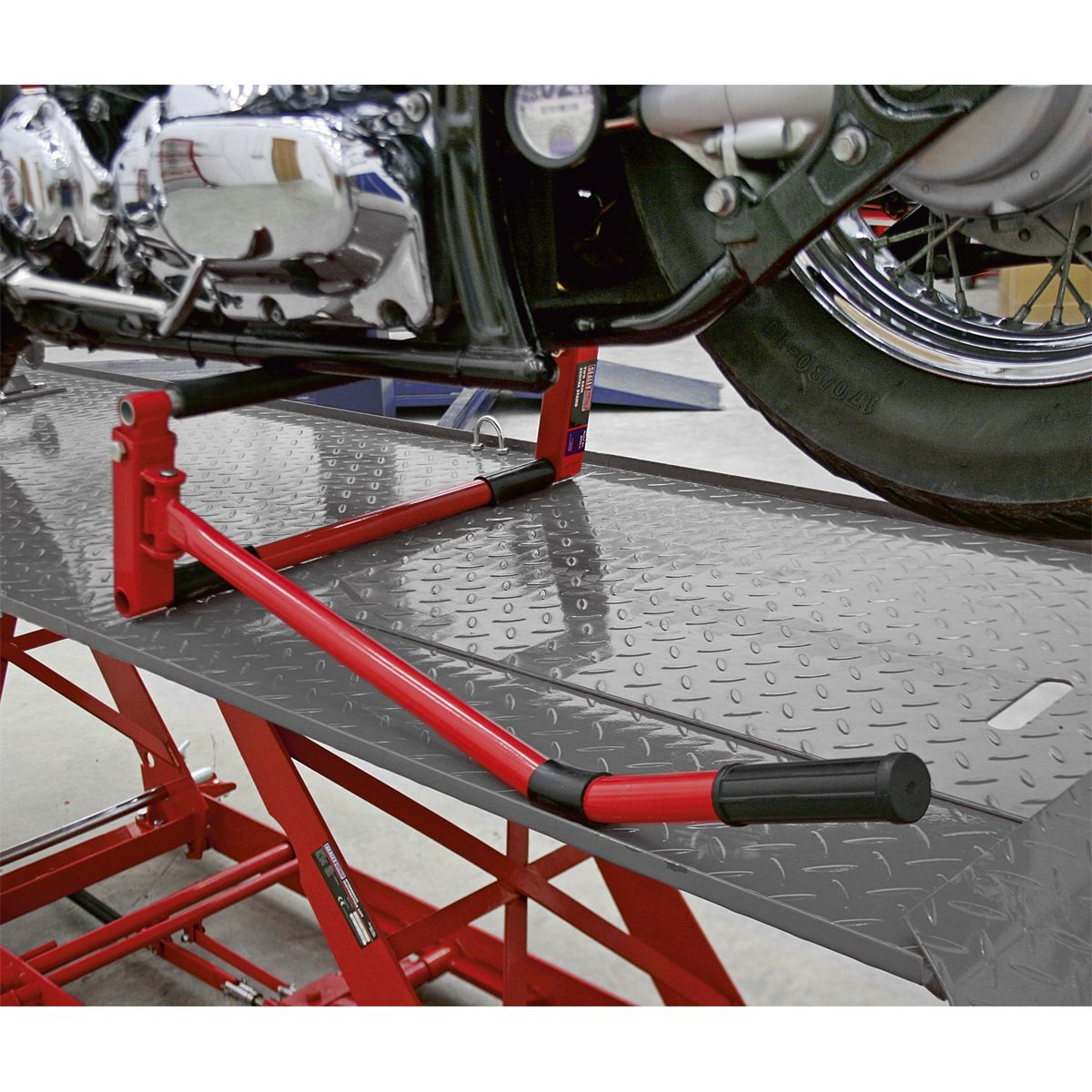 Sealey Two Arm Centre Stand - Image 3