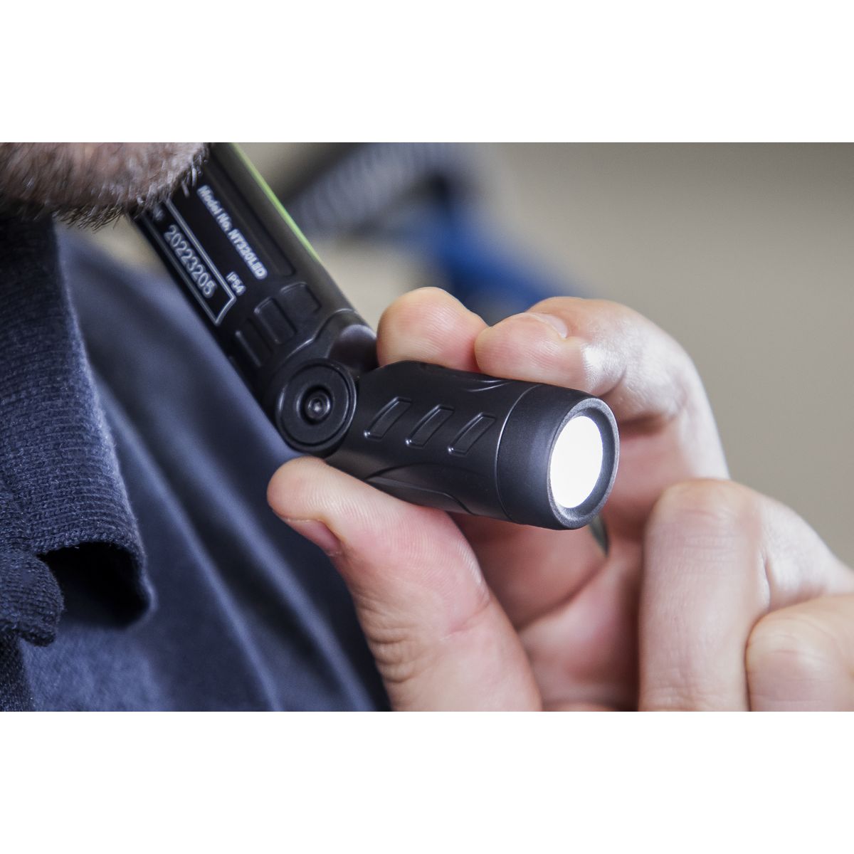 Sealey Rechargeable Neck Torch 3W SMD LED - Image 2