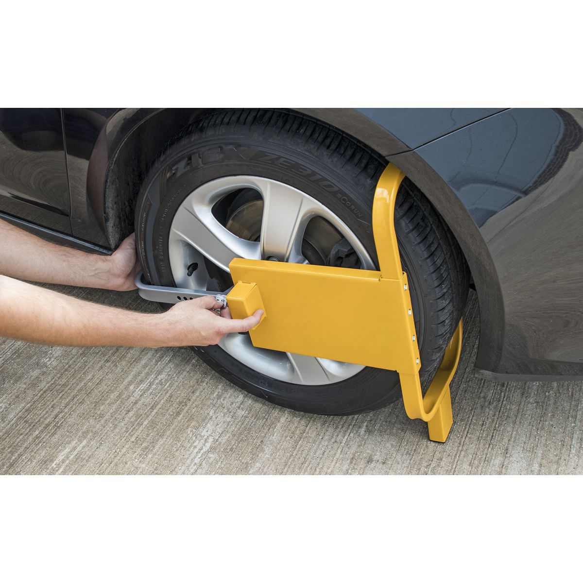 Sealey Wheel Clamp with Lock & Key - Image 4