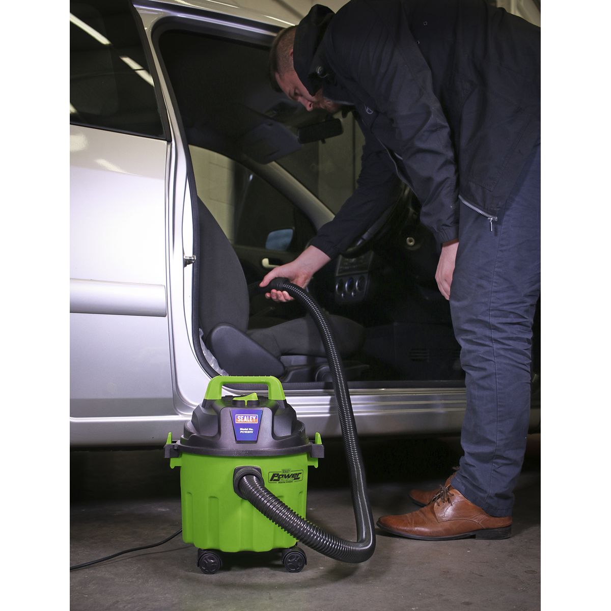 Sealey Vacuum Cleaner Wet & Dry 10L 1000W/230V - Green - Image 6