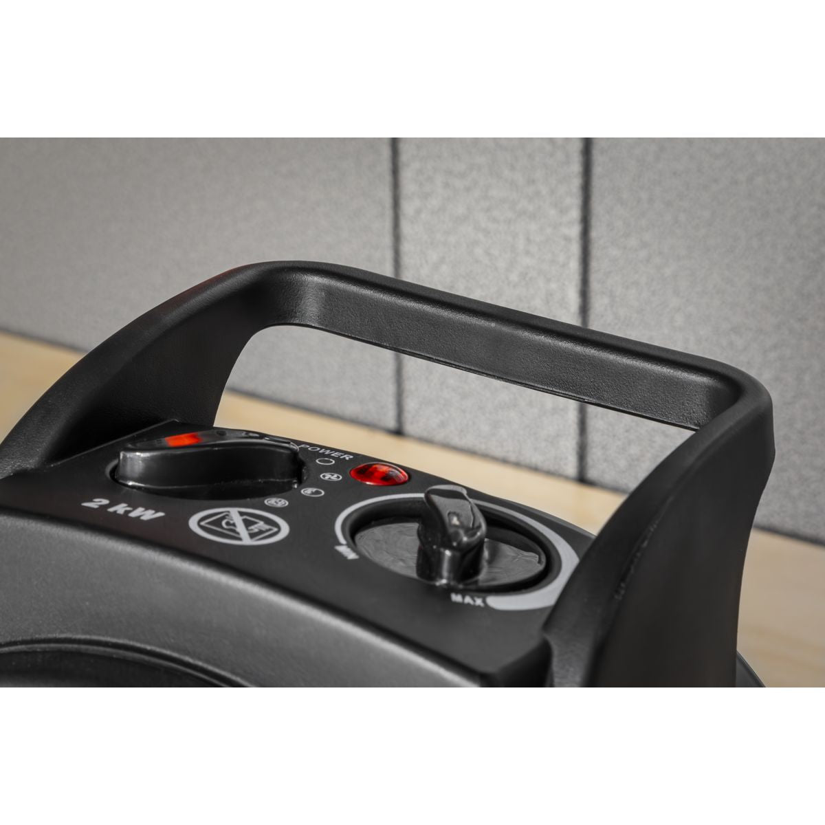 Sealey Industrial PTC Fan Heater 2000W/230V - Image 3