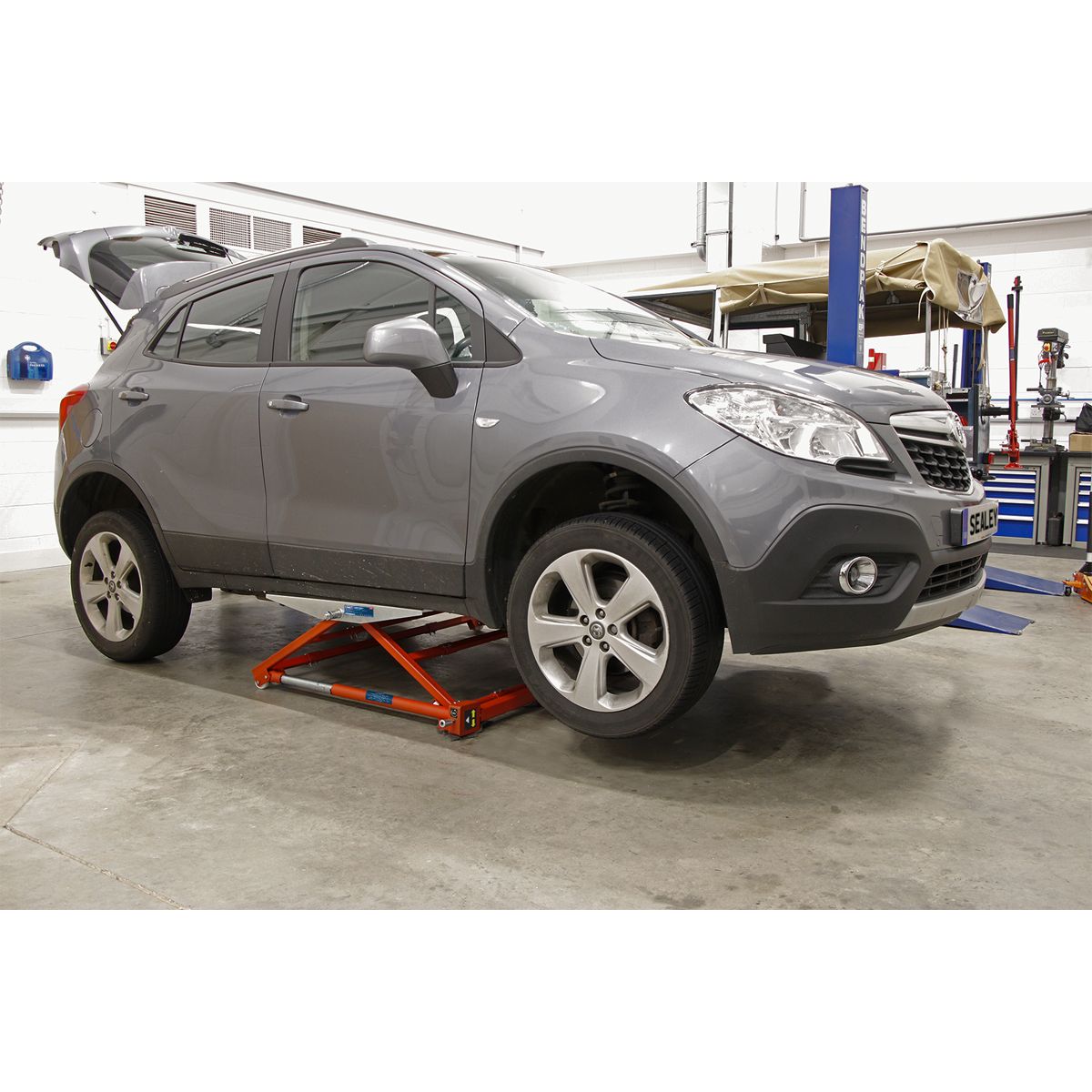 Sealey Portable Pivot Car Lift 1500kg - Image 4
