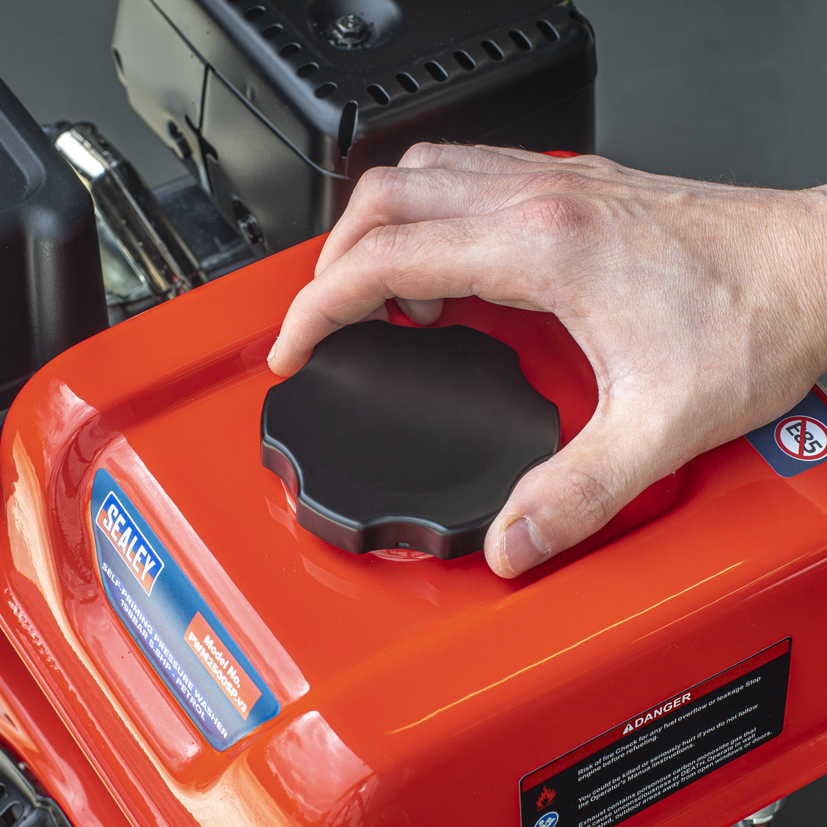 Sealey Pressure Washer 198bar 513L/hr Self-Priming 5.8hp Petrol PWM2500SP
