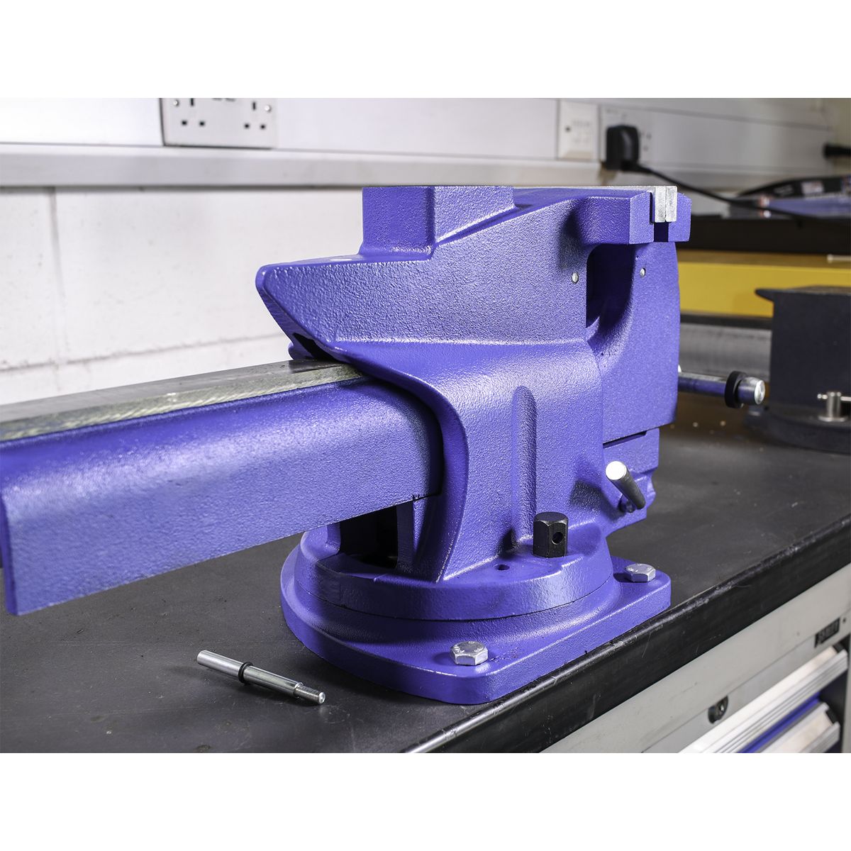 Sealey Quick Action Cast Iron Vice with Swivel Base 150mm - Image 7