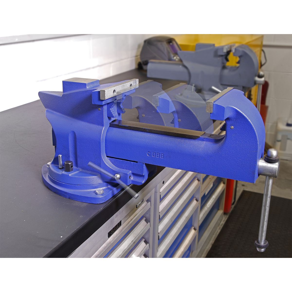 Sealey Quick Action Cast Iron Vice with Swivel Base 150mm - Image 8