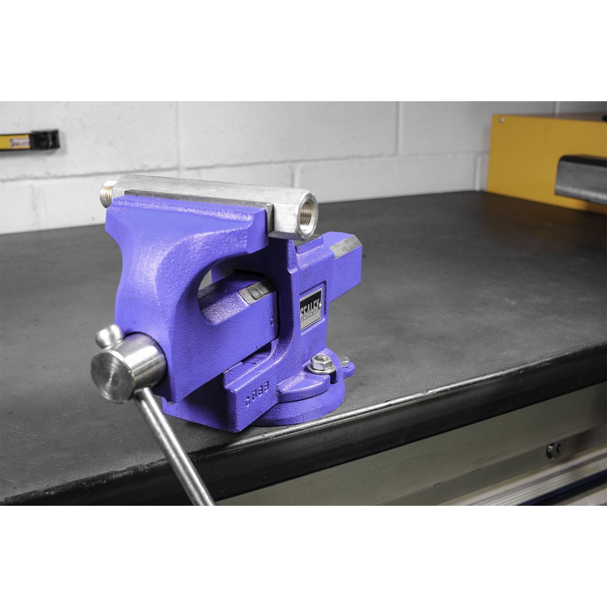 Sealey Quick Action SG Iron Vice with Swivel Base 100mm - Image 5