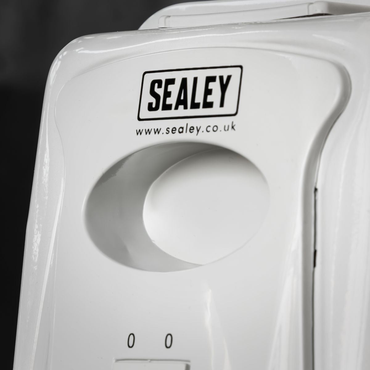 Sealey 11-Element Oil-Filled Radiator 2500W/230V - Image 5