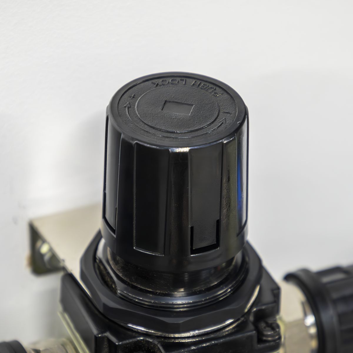 Sealey Auto Drain Air Filter/Regulator Max. Airflow 140cfm - Image 4