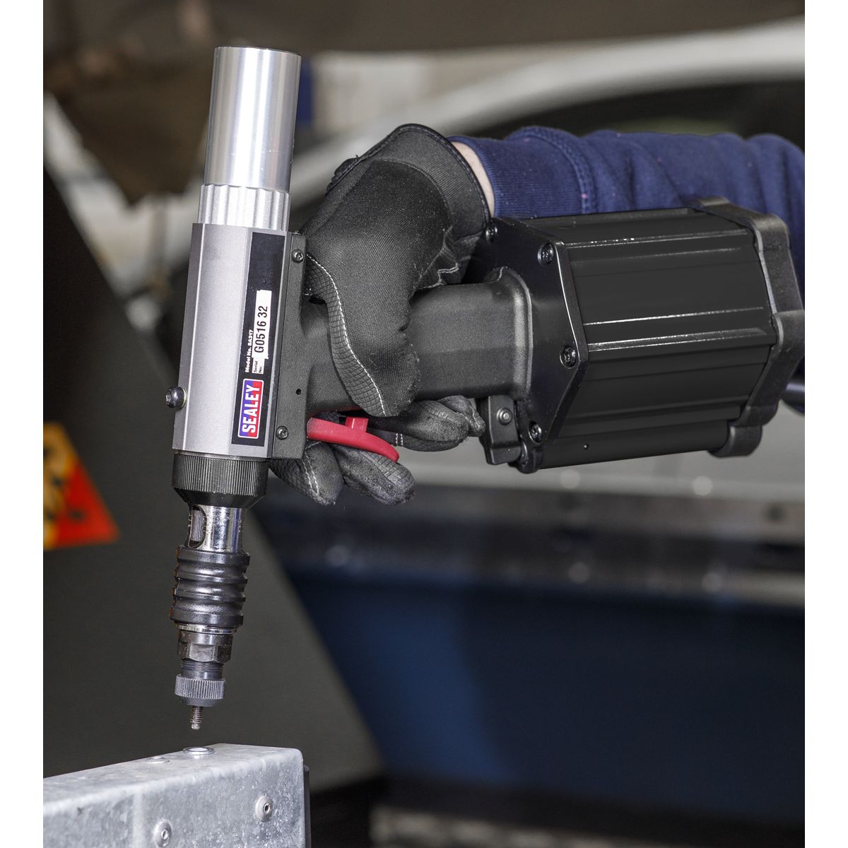 Sealey Premier Air/Hydraulic Nut Riveter Vacuum System - Image 5
