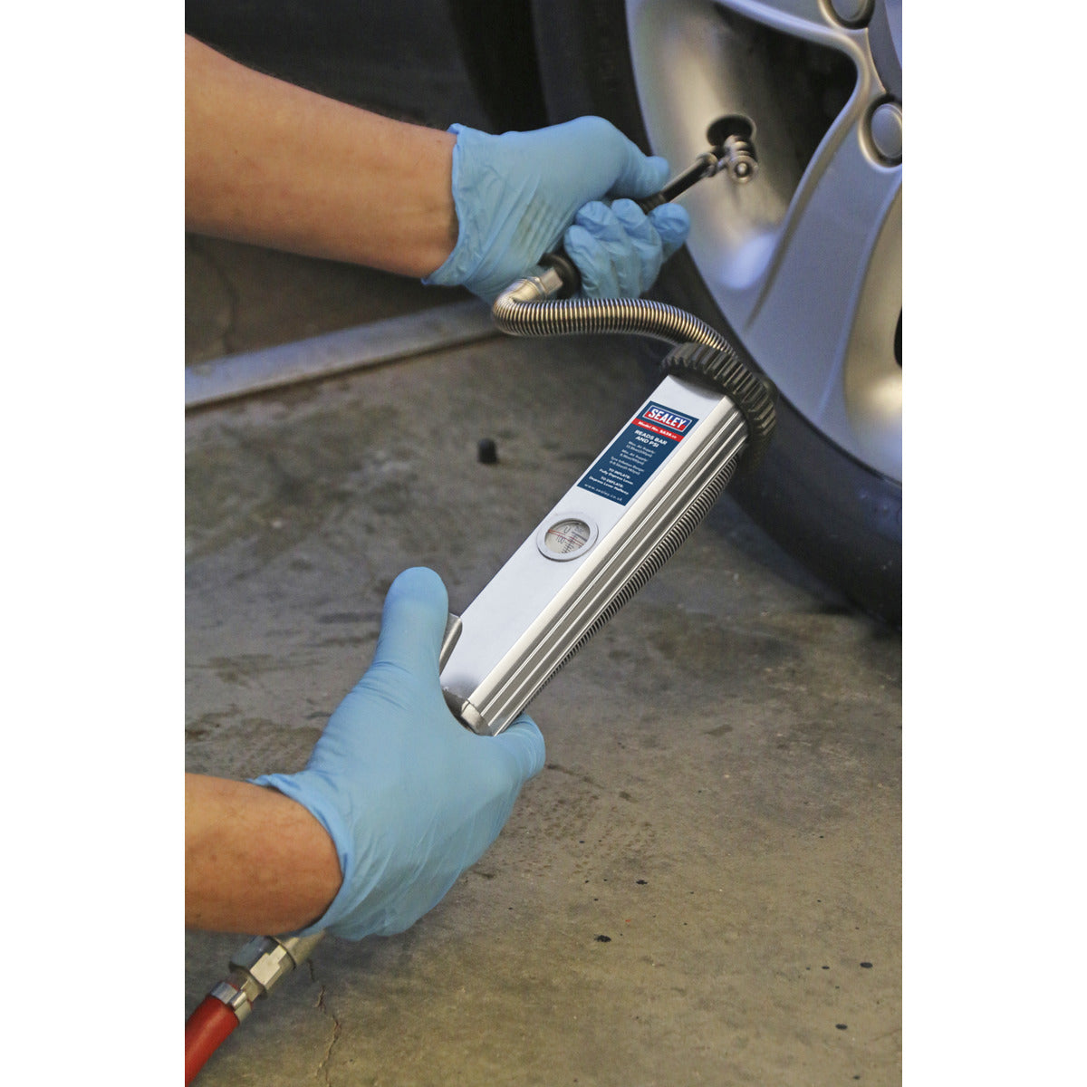 Sealey Long Type Tyre Inflator with Twin Push-On Connector SA39