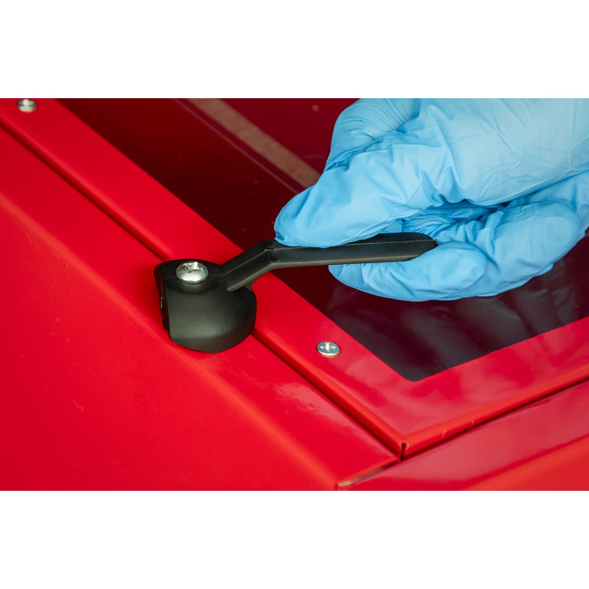Sealey Shot Blasting Cabinet with Gun 640 x 490 x 490mm - Image 2