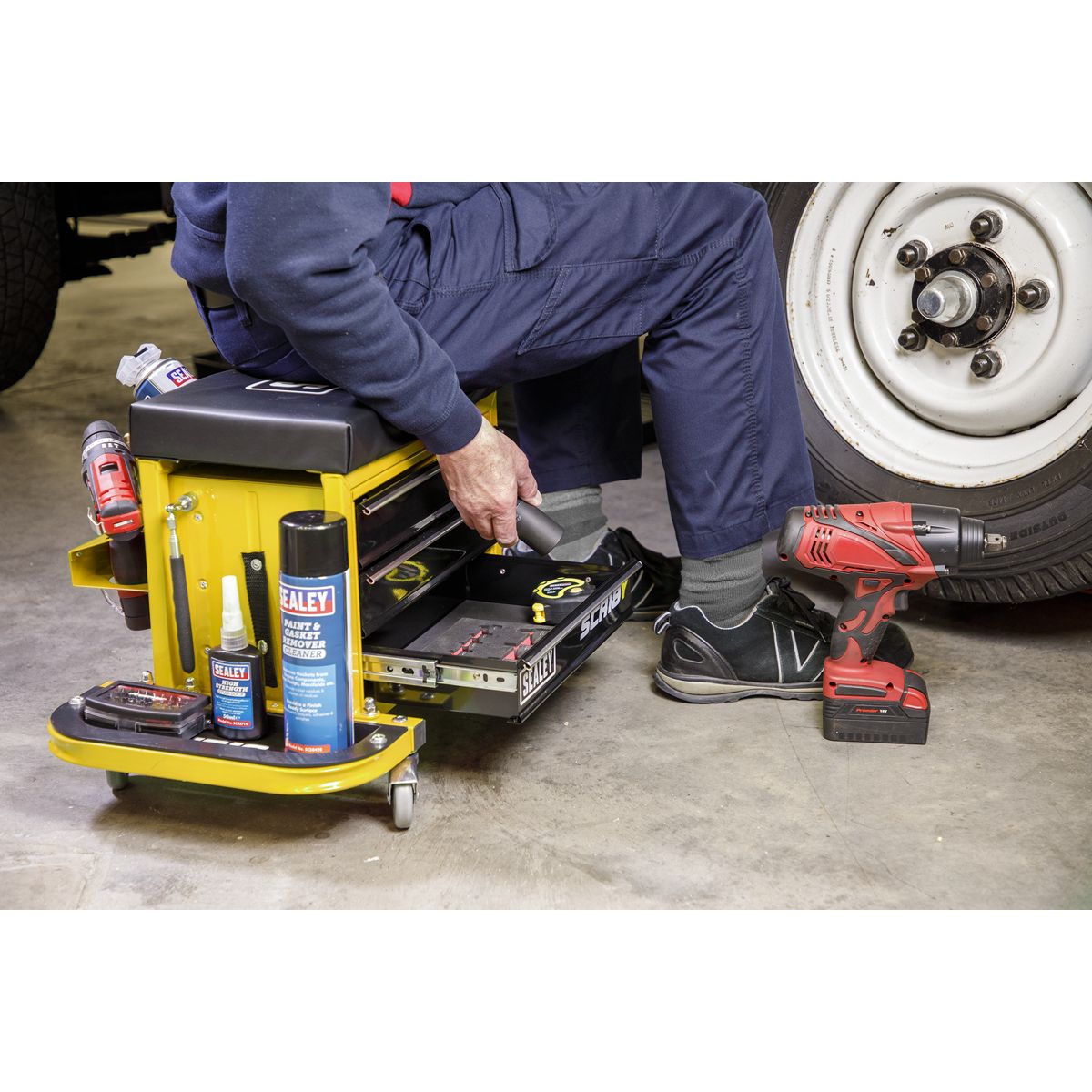 Sealey Mechanic's Utility Seat & Toolbox - Yellow - Image 5