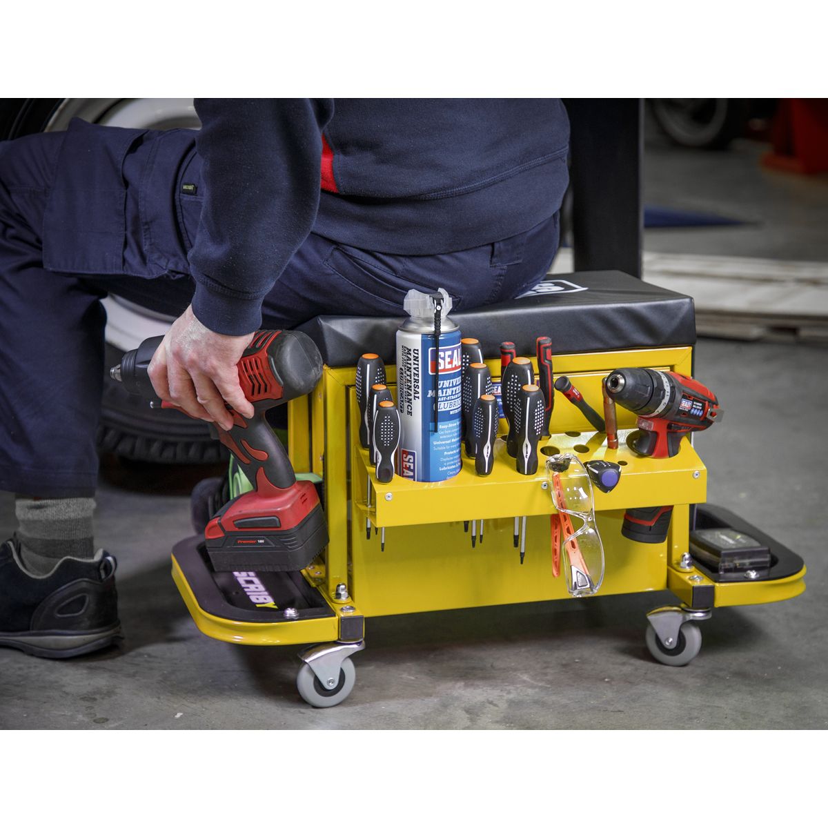 Sealey Mechanic's Utility Seat & Toolbox - Yellow - Image 7