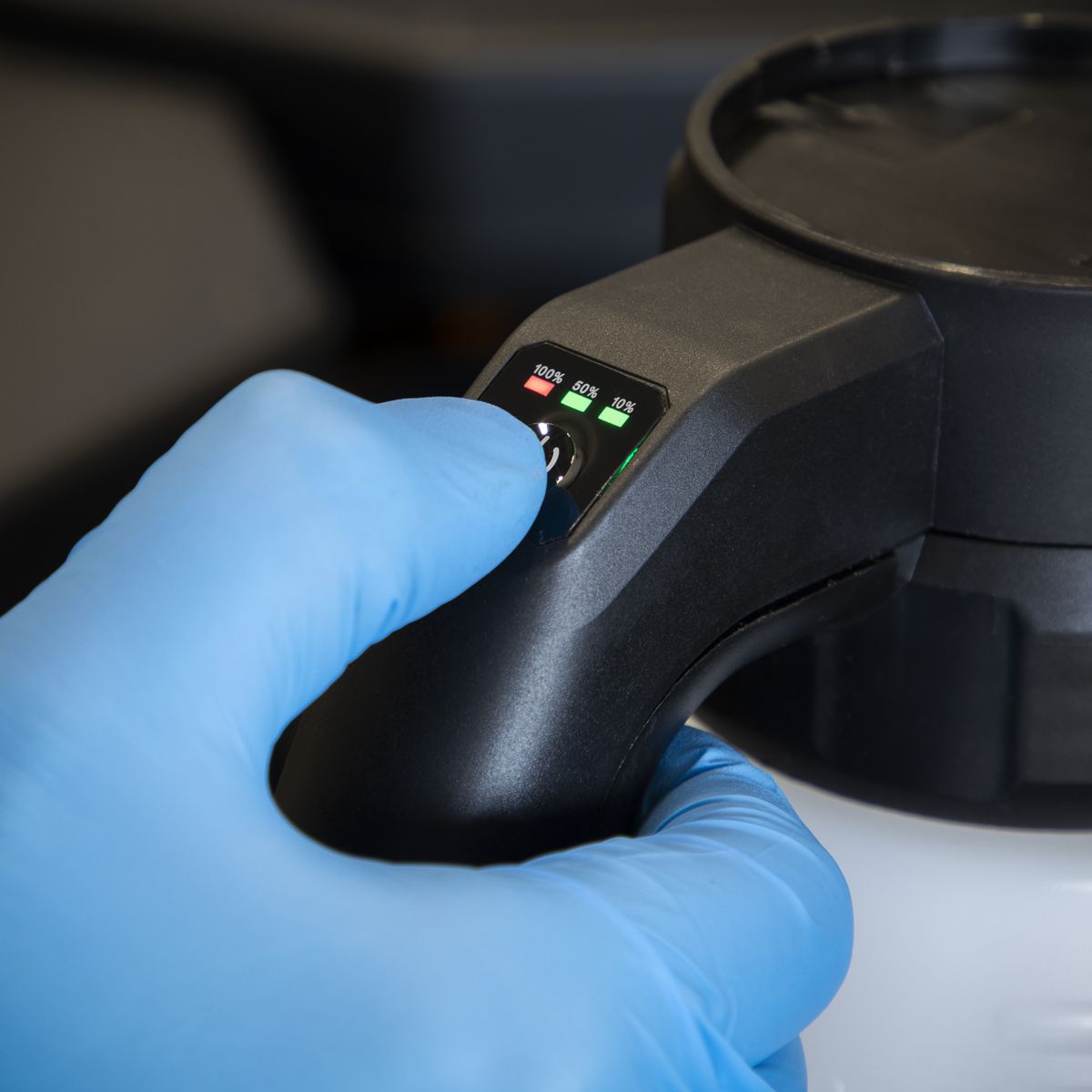 Sealey Rechargeable Pressure Sprayer 2L - Image 5