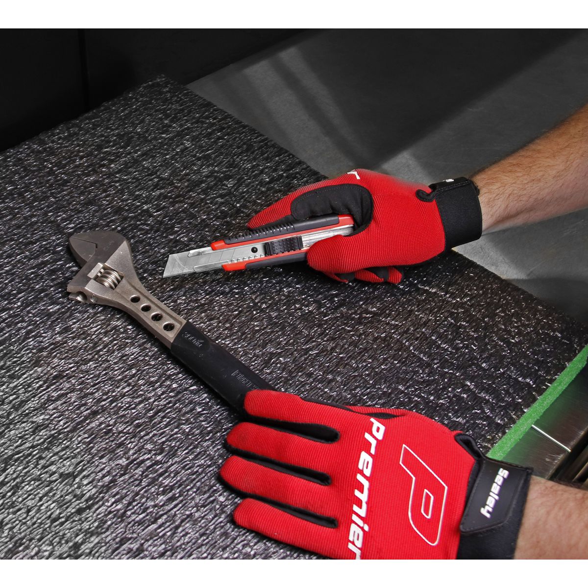 Sealey Easy Peel Shadow Foam 1200 x 550 x 50mm - Green/Black - Image 4