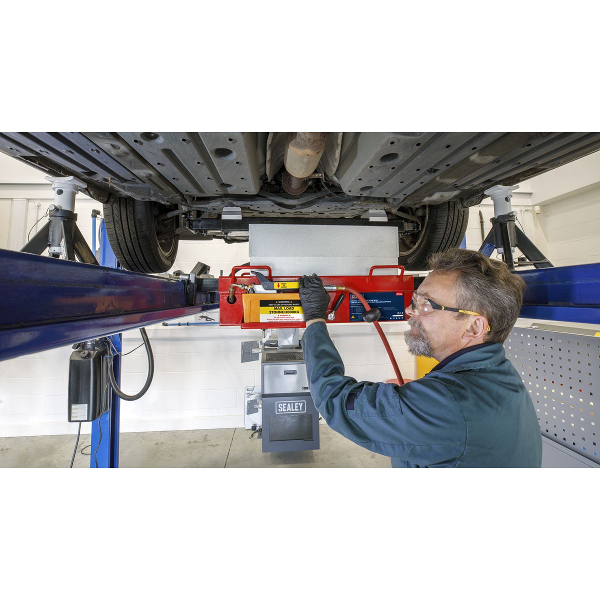 Sealey Air Jacking Beam 2 Tonne with Arm Extenders & Flat Roller Supports - Image 3