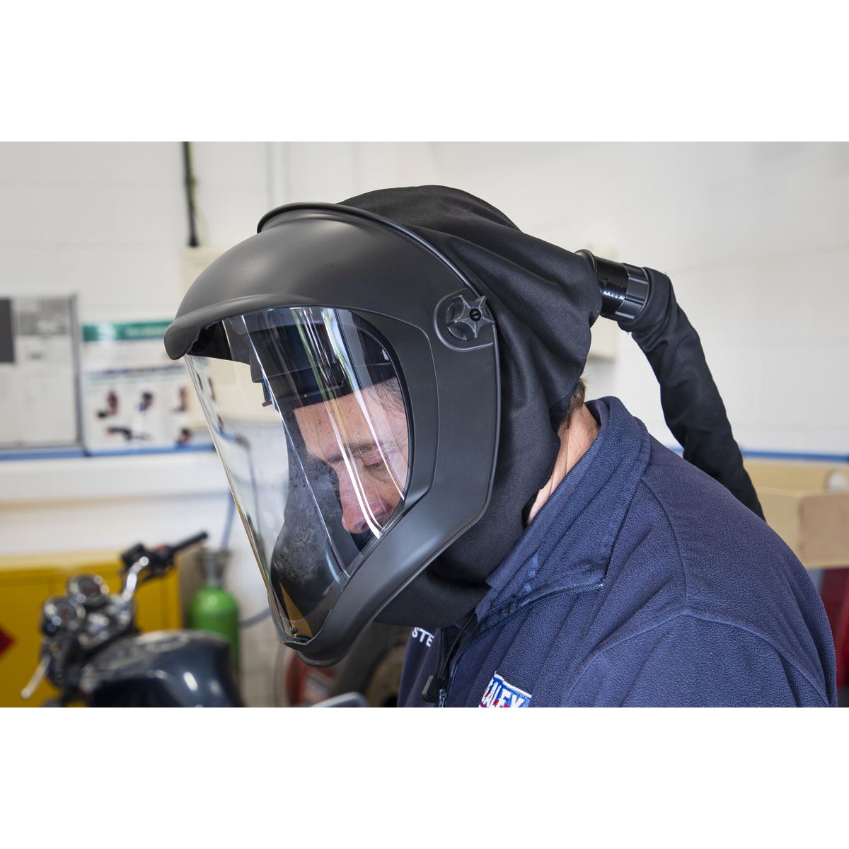 Sealey Worksafe Deluxe Face Shield with Powered Air Purifying Respirator (PAPR) - Image 3