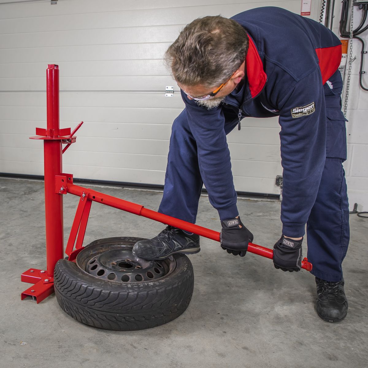 Sealey Manual Operation Tyre Changer - Image 2