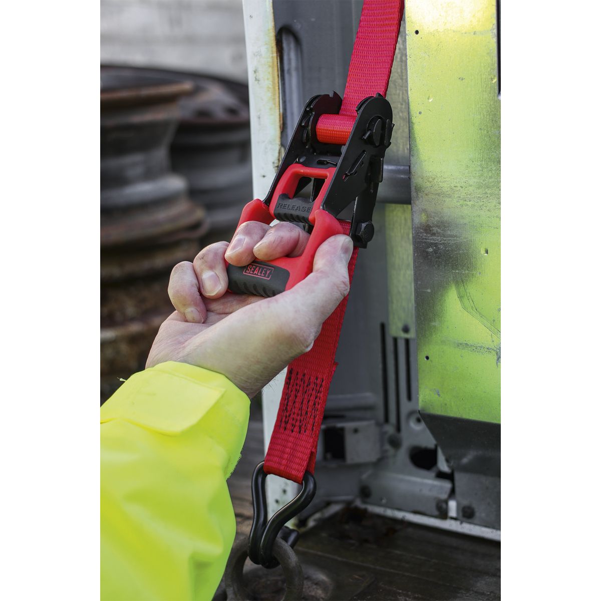 Sealey Ratchet Straps Polyester Webbing with J-Hooks 32mm x 4.9m 1200kg Breaking Strength - 2 Pairs - Image 3
