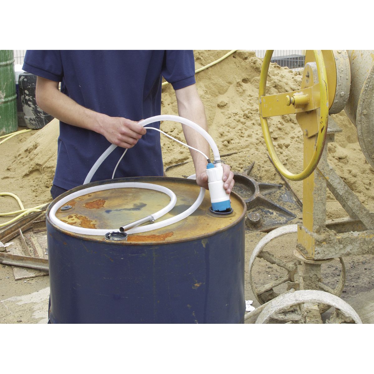 Sealey Low Voltage Submersible Transfer Pump 12V - Image 2