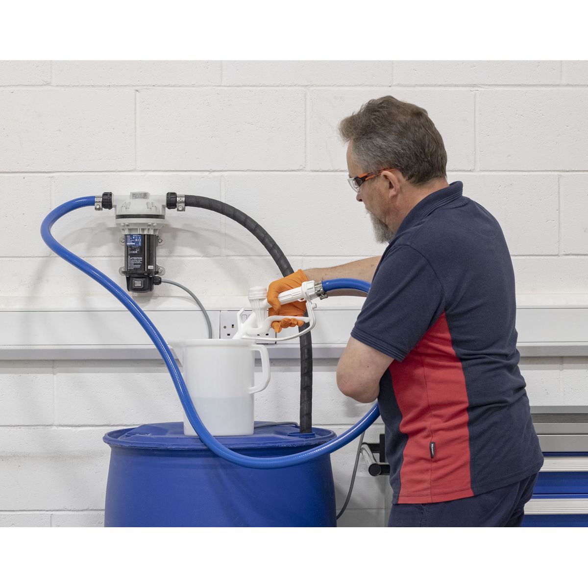 Sealey Portable AdBlue Transfer Pump 12V - Image 2