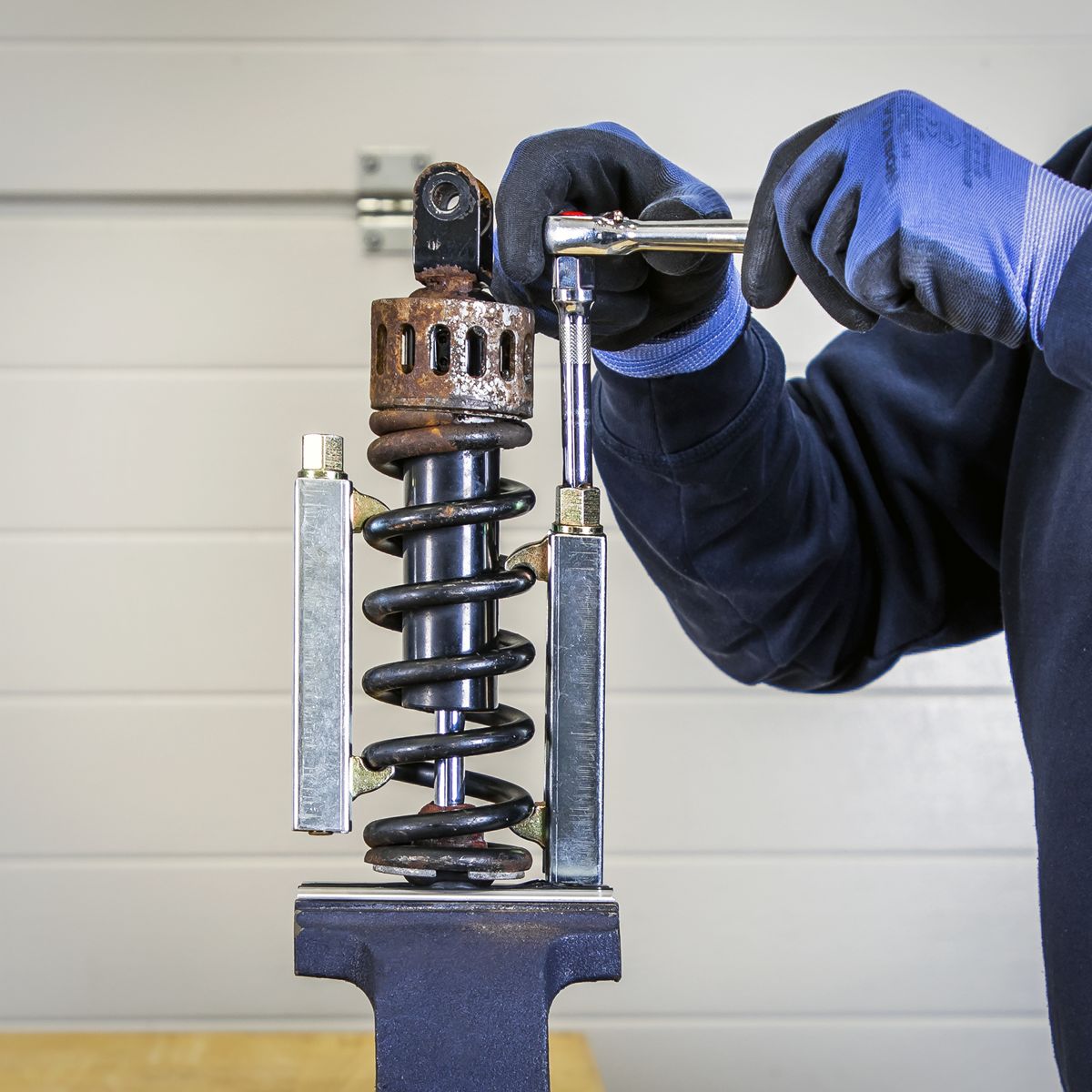 Sealey Motorcycle Coil Spring Compressor - Image 4