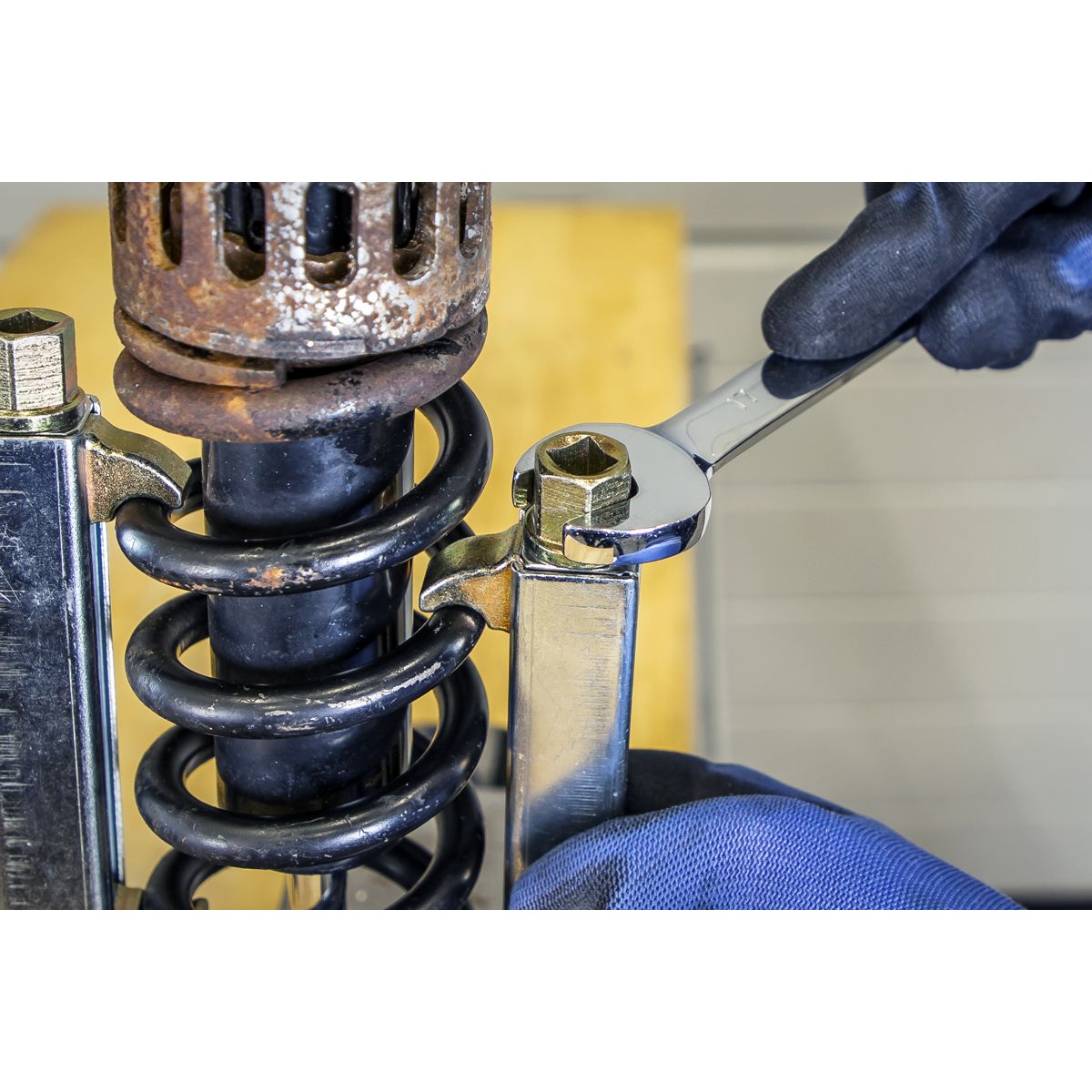Sealey Motorcycle Coil Spring Compressor - Image 6