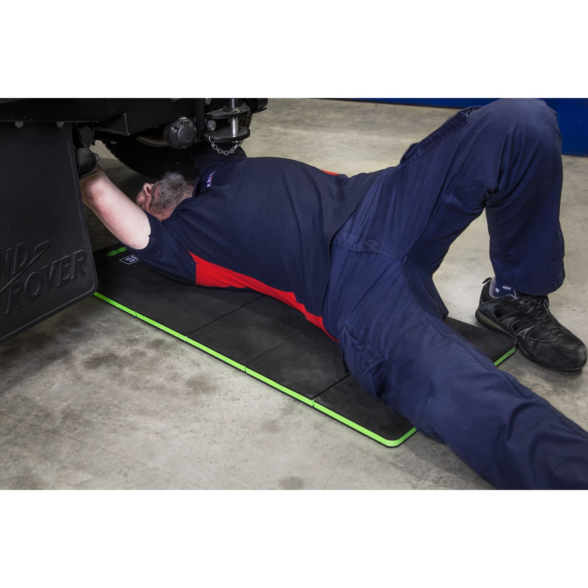 Sealey Folding Mechanic's Work Mat 23mm - Image 2