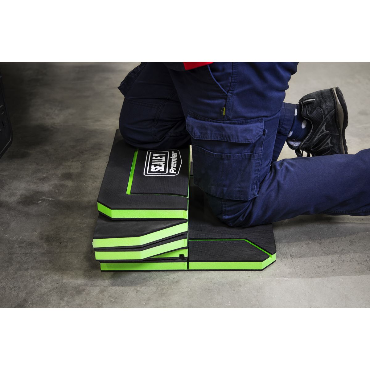 Sealey Premier Folding Mechanic's Work Mat 31mm - Image 8