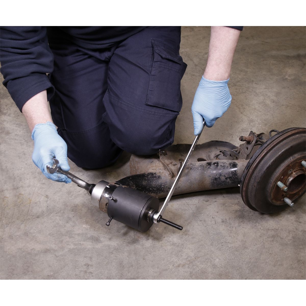 Sealey Trailing Arm Bush Tool for Ford - Image 2