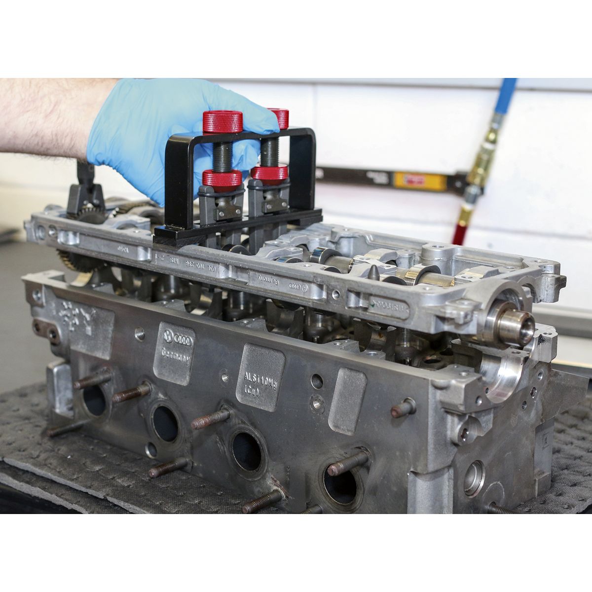 Sealey Camshaft Installation Kit - for VAG, Porsche - Belt & Chain Drive - Image 2