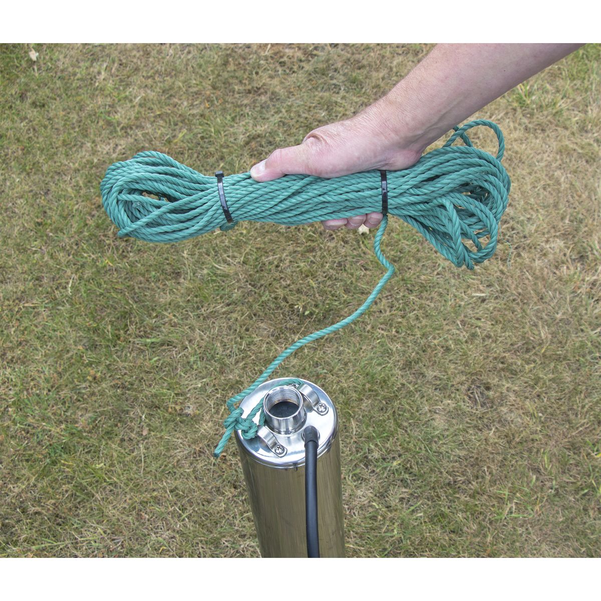 Sealey Borehole/Deep Well Pump 55m Head 9-Stage 230V - Image 3