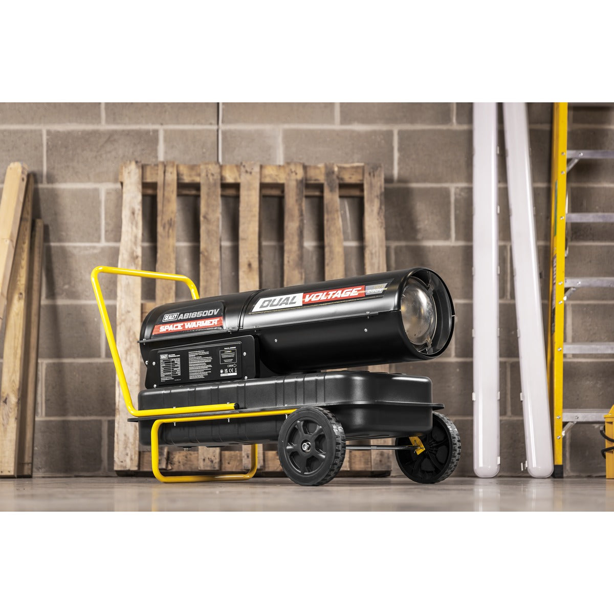 Sealey Dual Voltage Space Warmer Kerosene/Diesel Heater with Wheels 185,000Btu/hr(55kW) AB1850DV