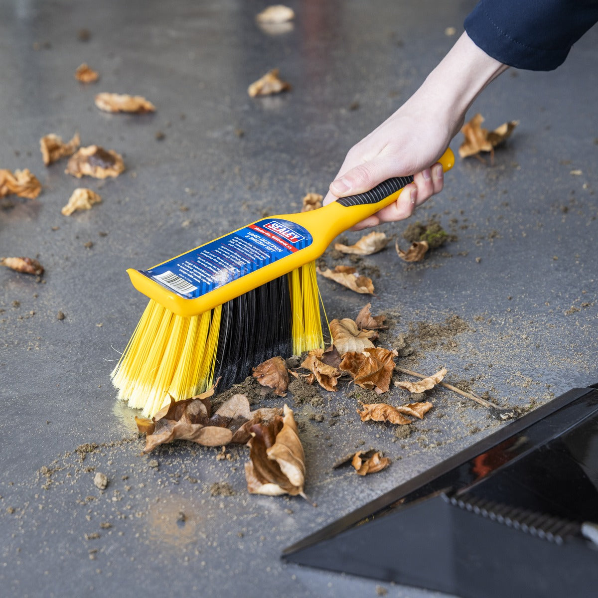 Sealey Yard Dustpan & Brush Set BM04HX