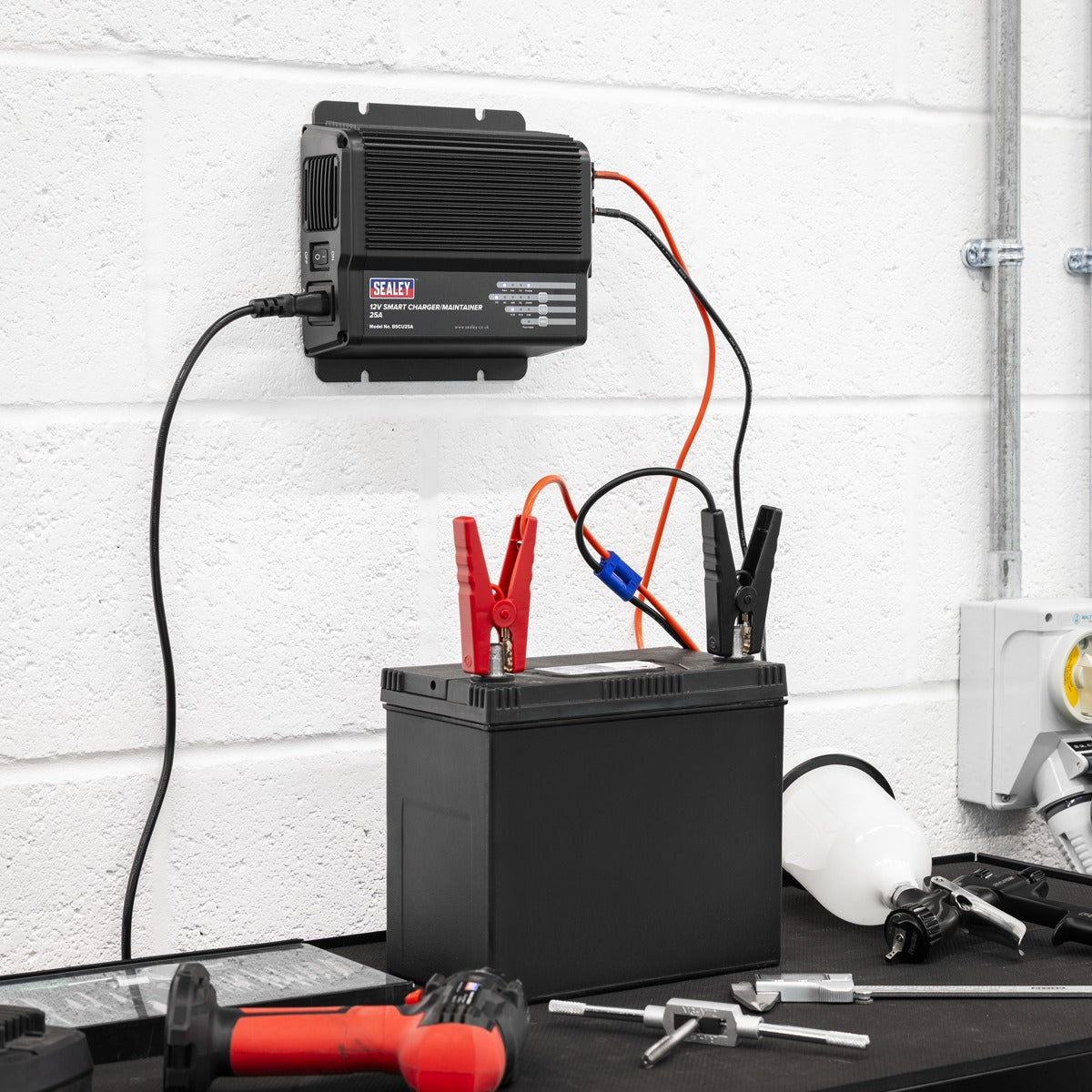 Sealey 12V Smart Charger/Maintainer 25A BSCU25A