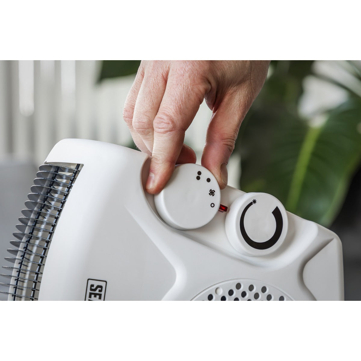 Sealey Fan Heater with 2 Heat Settings & Thermostat 2000W/230V FH2010