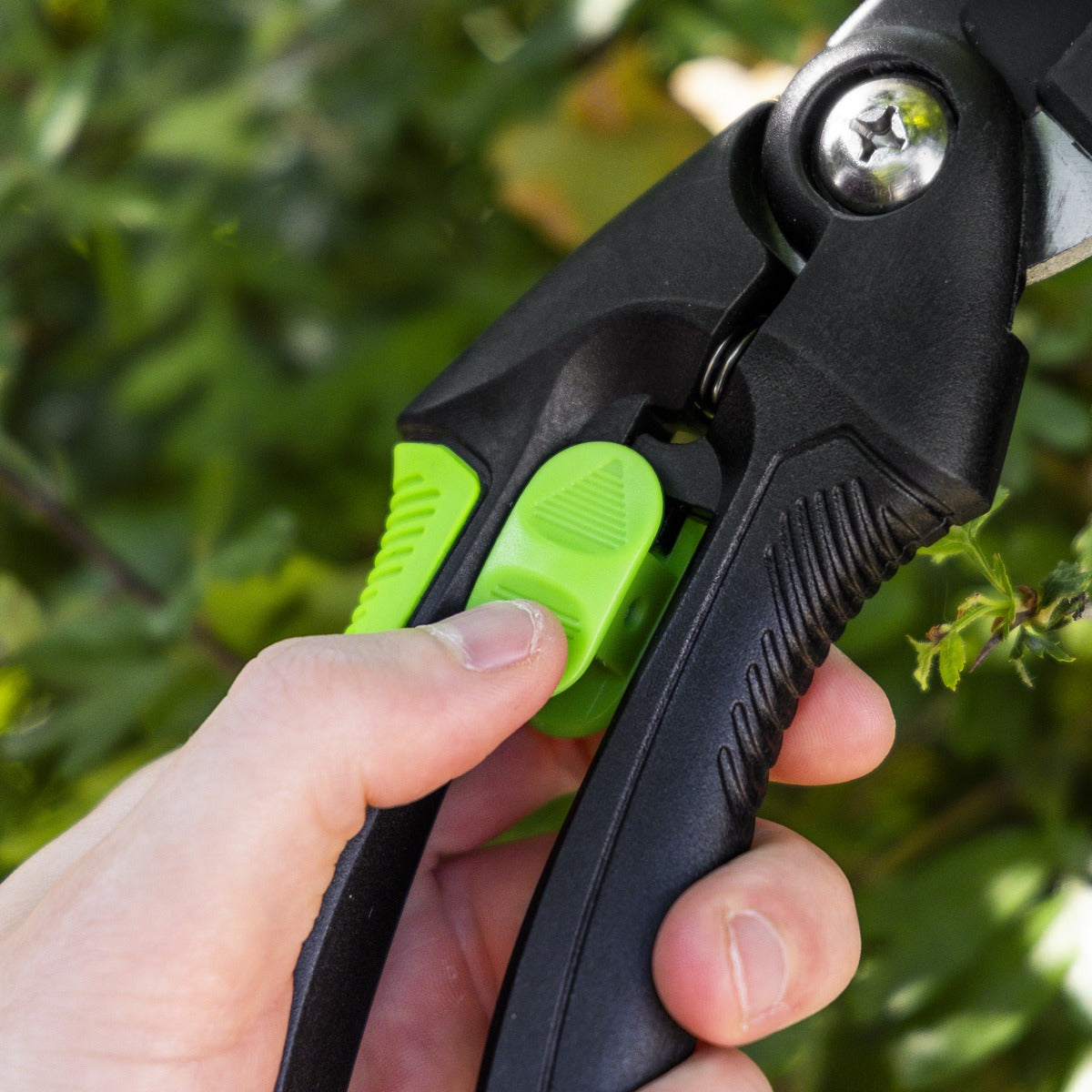 Sealey Anvil Secateurs with Soft Grip Handle, Safety Lock & Carbon Steel Blade, 208mm GTSG002
